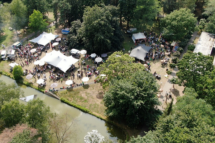 thumnail hello summer bij Catering voor onderwijs door CIRFOOD