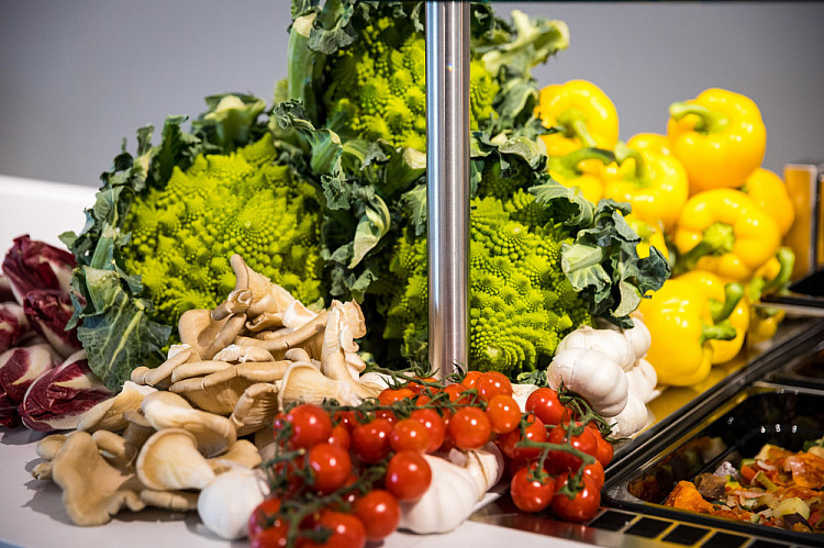 Functioneel display groente bij workplace vitality with CIRFOOD